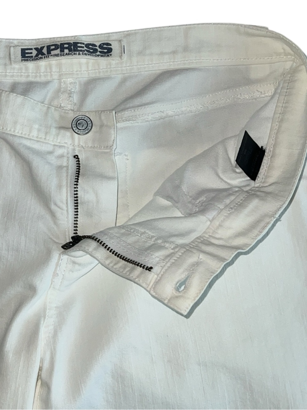 Express Precision Fit Women's White Straight-Leg Denim Jeans Size 10 - Picture 3 of 9